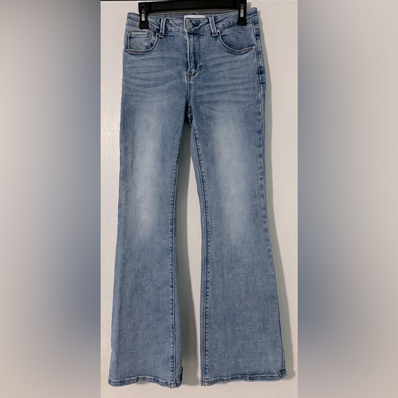 Risen high rise flare leg - Picture 4 of 7